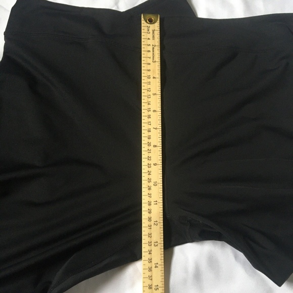 Fabletics Womens Capri Pants Extra Large Black Stretch Legging Athleisure Crop - Picture 4 of 11